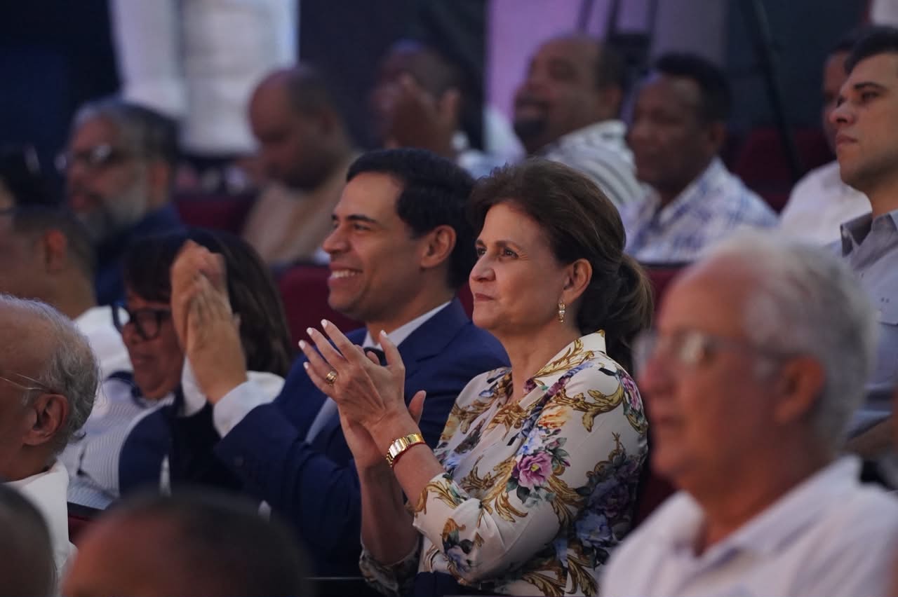 Raquel Peña y Roberto Ángel Salcedo inauguran el Primer Festival Cultural de la Región Enriquillo