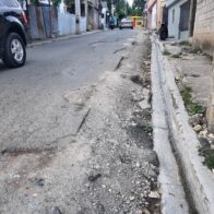 Residentes de Las Mercedes denuncian calles destruidas y más de 20 años sin agua potable