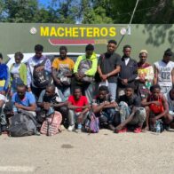 Ejército intercepta vehículo con 20 indocumentados tras persecución en Valverde