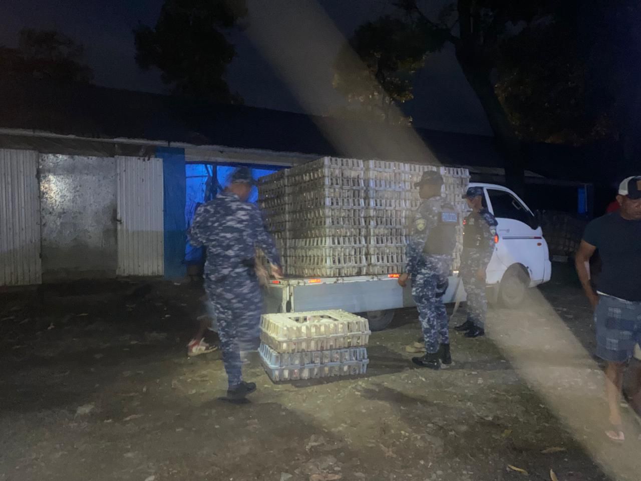 Policía Nacional recupera más de 600 pollos sustraídos y detiene cinco personas en La Vega