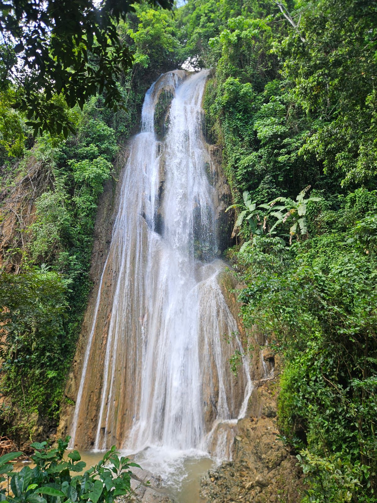 Vuelve a cobrar fuerza el llamado al Ministerio de Turismo para intervenir el Salto de Río Los Cocos en Arroyo Barril