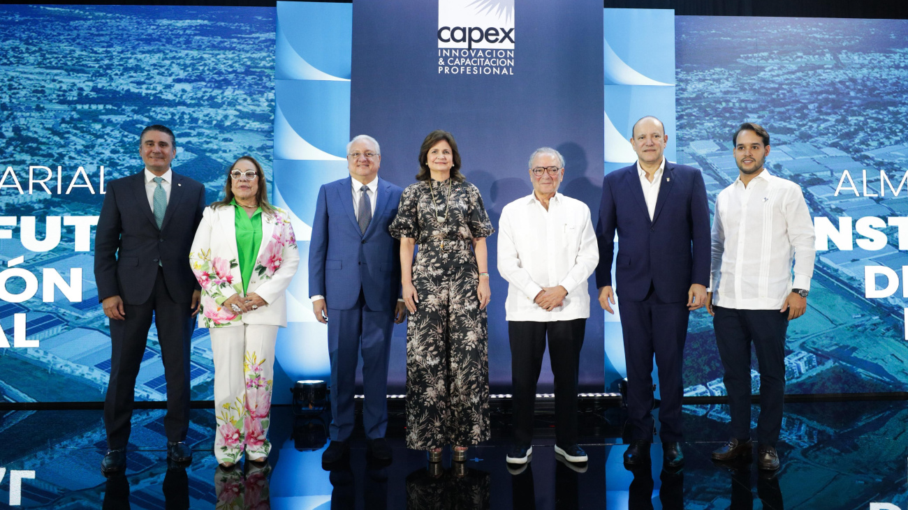 Raquel Peña participa en encuentro empresarial de Capex y resalta visión de futuro para RD