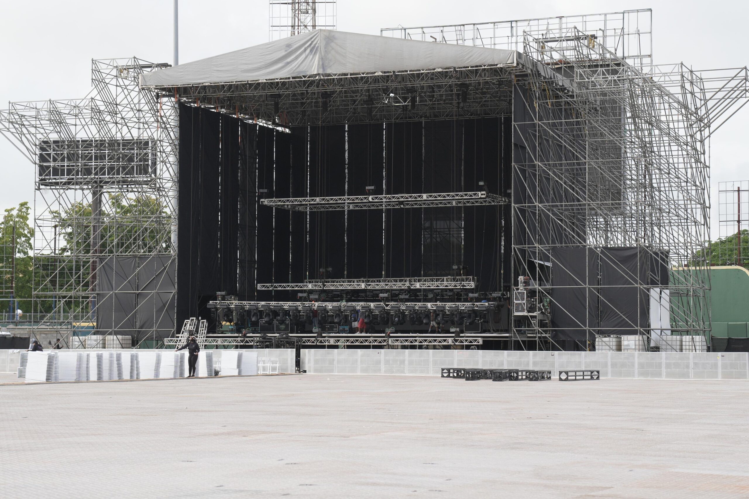 Afinan detalles de montaje para el concierto de Kany García este sábado en el Estadio Quisqueya