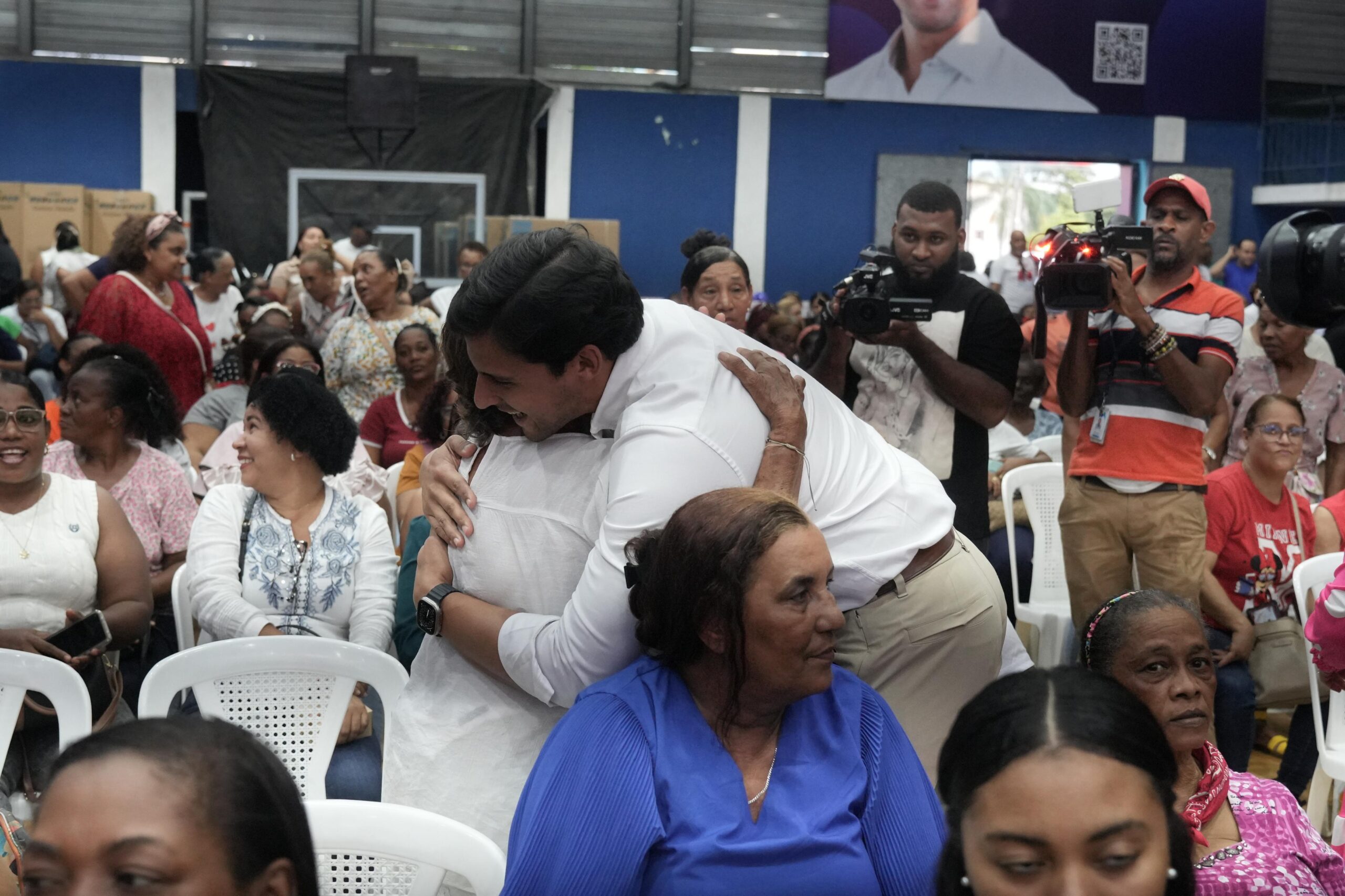 Raymond Rodríguez: “Nos enorgullece reconocer a tantas madres en su día”