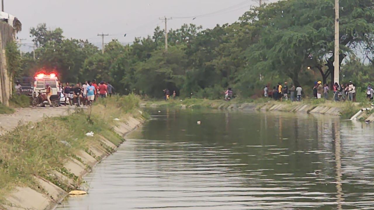 Joven de 23 años desaparece en canal de riego de Santiago Oeste