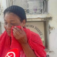 Entre flores y lágrimas, santiagueros visitan cementerios para honrar a sus madres fallecidas