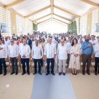Presidente Abinader inaugura en Valverde la primera central híbrida eólica y solar del país