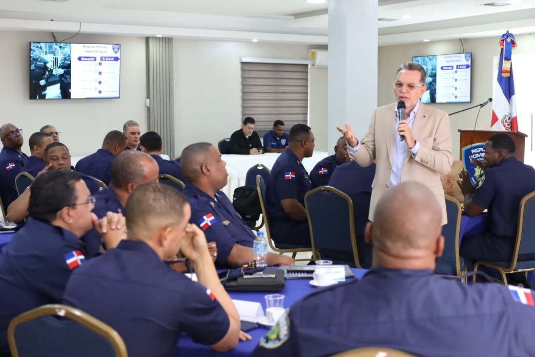 Policía Nacional fortalece implementación del nuevo modelo de servicio con taller de liderazgo territorial