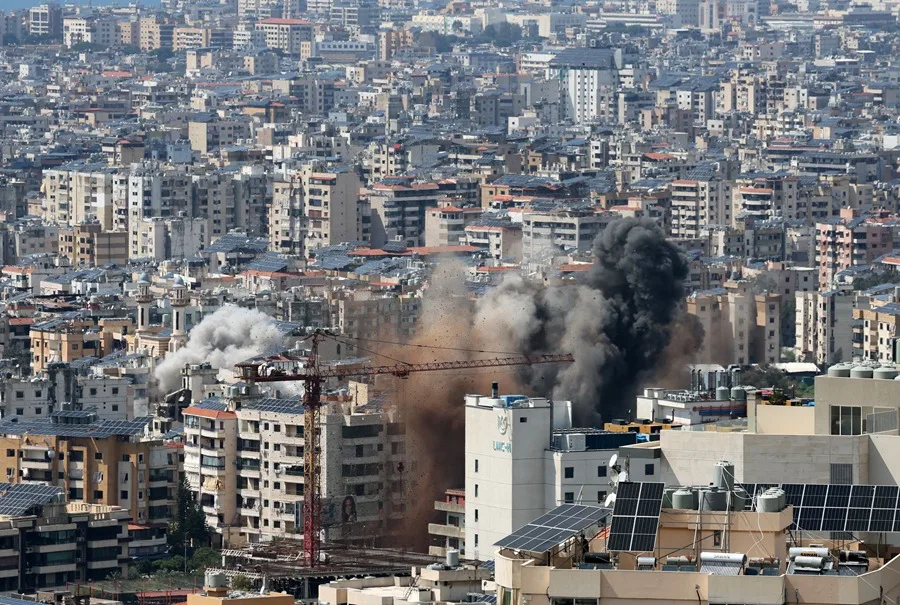 Israel bombardea Beirut y pone en riesgo el alto el fuego con Hizbulá