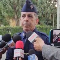 Policía arresta hombre tras atrincherarse en el Puente Juan Bosch luego de presunto robo en Maquiteria