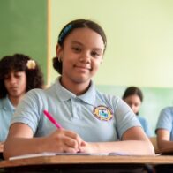 Regulación del uso de celulares en aulas recibe amplio respaldo en el sistema educativo