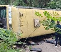 Accidente de bus escolar en Colombia deja varios niños heridos; uno está grave