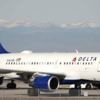 Avión de Delta regresa de emergencia a Santiago por fuerte olor en cabina y pasajeros afectados