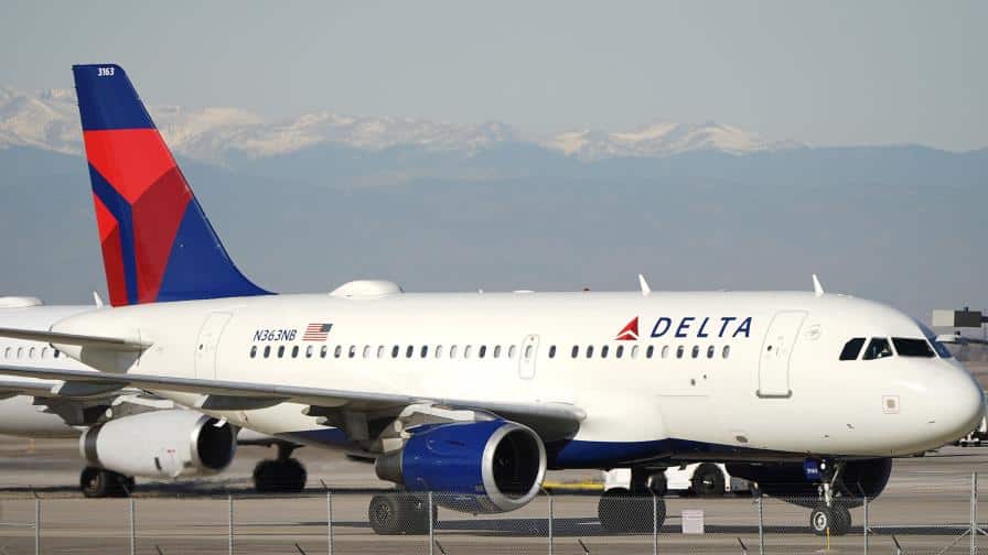 Avión de Delta regresa de emergencia a Santiago por fuerte olor en cabina y pasajeros afectados