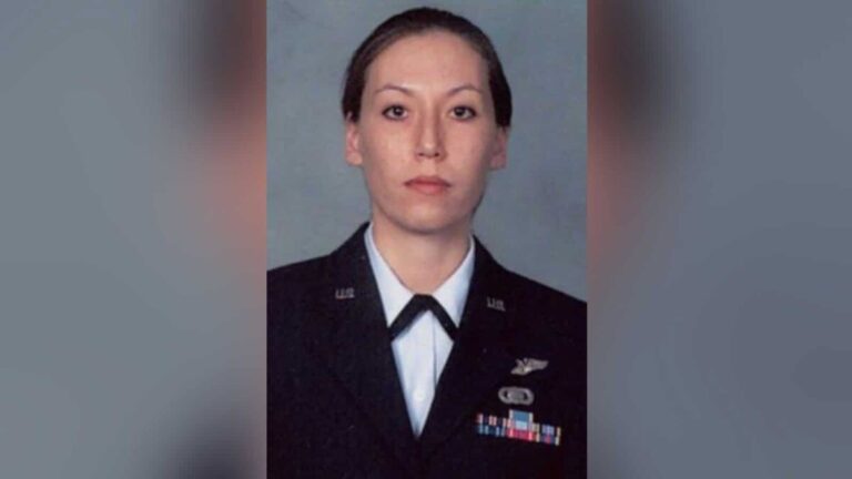 El FBI ofrece US$ 200.000 por información sobre una exagente de inteligencia de la Fuerza Aérea acusada de espiar para Irán