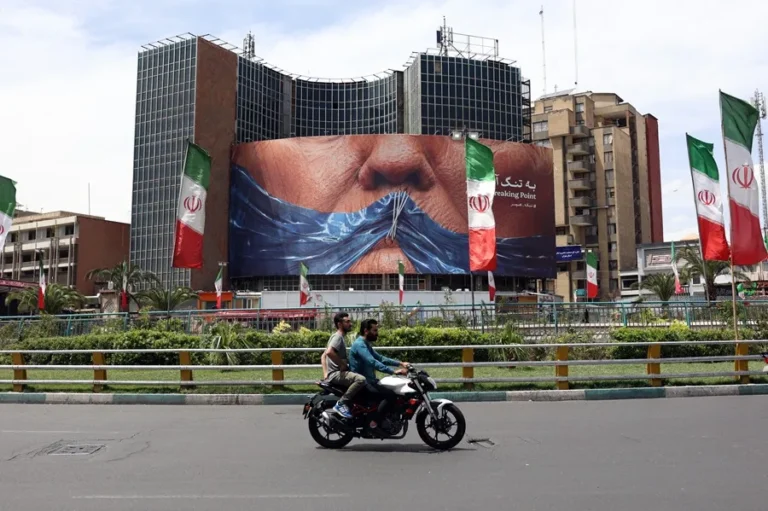 Un parlamentario iraní anuncia nuevo mecanismo para gestionar tráfico en el estrecho de Ormuz