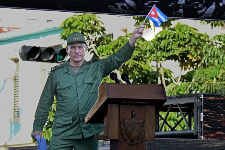 Trump insiste en tomar control de Cuba y Díaz-Canel responde: “Ningún agresor encontrará rendición”