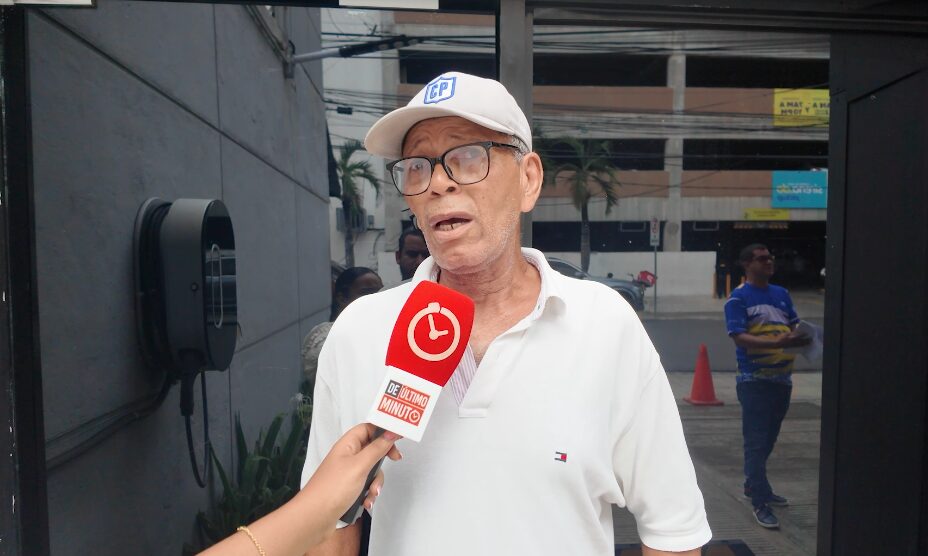 Adulto mayor pide ayuda para costear tratamiento médico de más de RD$88 mil