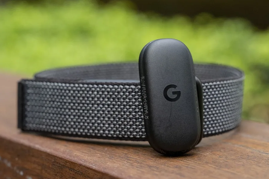 Google pone a la venta el ‘Fitbit Air’: sin pantalla, libre de suscripción y con coach de IA