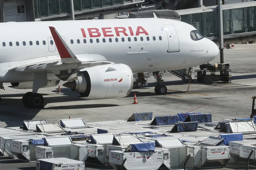 Iberia activa plan para mitigar impacto del alza del combustible en los billetes