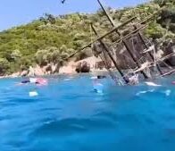 Un barco turístico con 110 personas a bordo se hunde frente a la costa turca, sin víctimas
