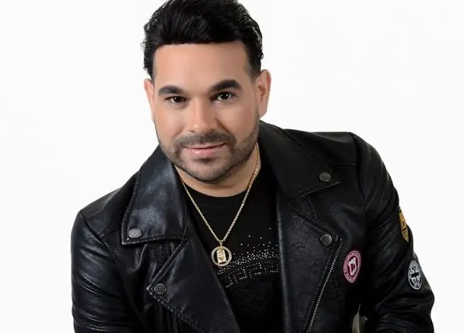 El Chaval agradece a Santiago Matías por el apoyo que brinda a la bachata