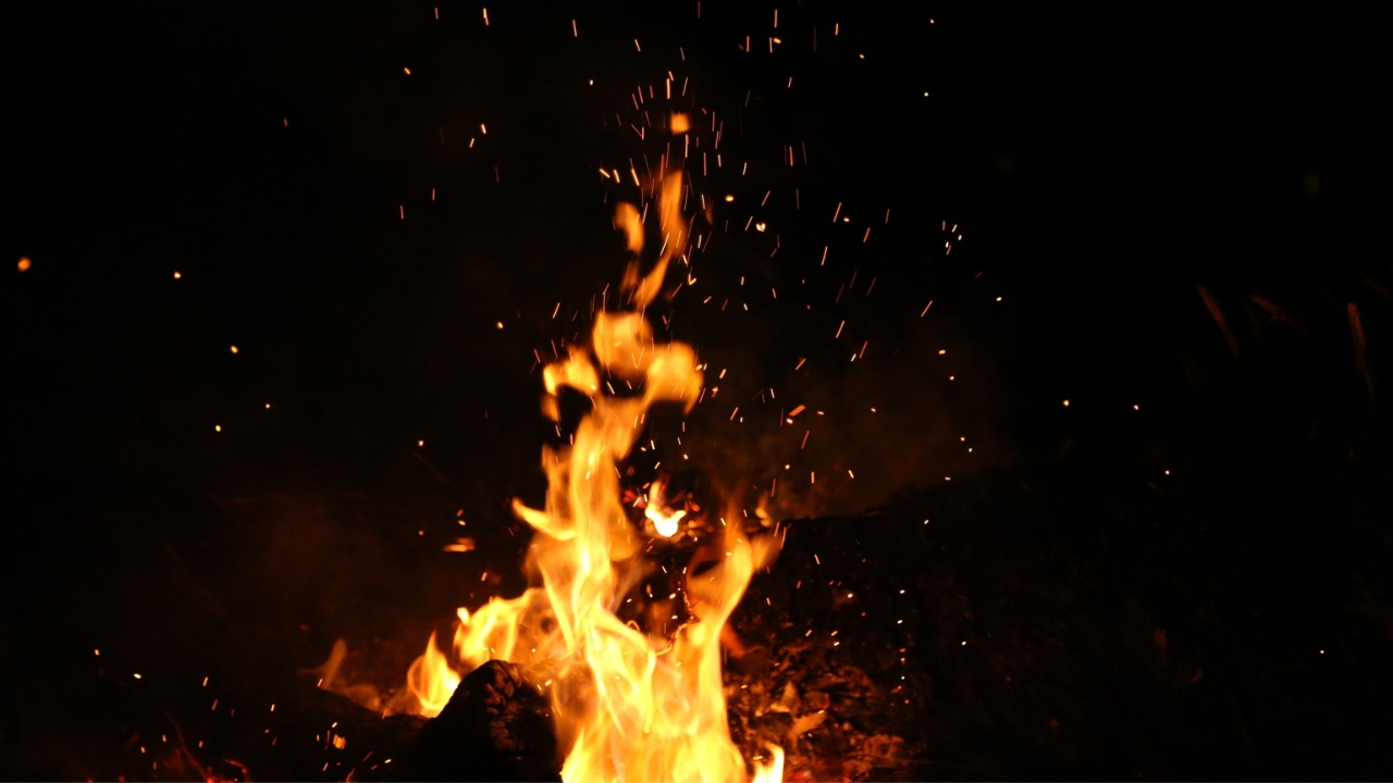 Mujer muere tras ser incendiada presuntamente por su pareja en El Seibo