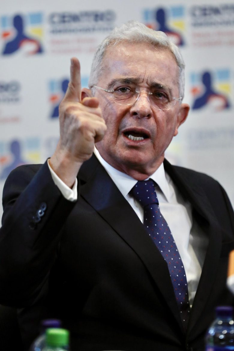 Álvaro Uribe se pronuncia sobre los resultados de la primera vuelta y anuncia respaldo a Abelardo de la Espriella