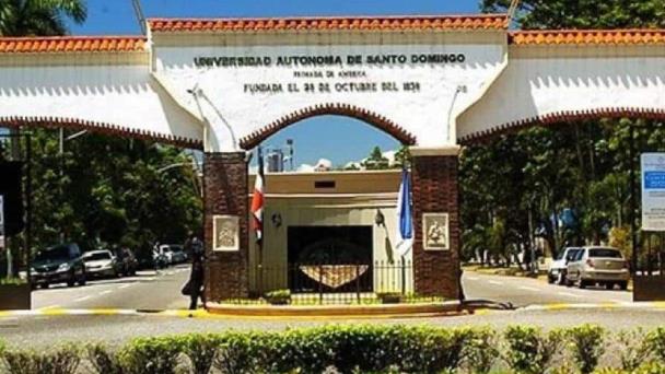 UASD fortalece servicios académicos con nuevo reglamento para validación de títulos