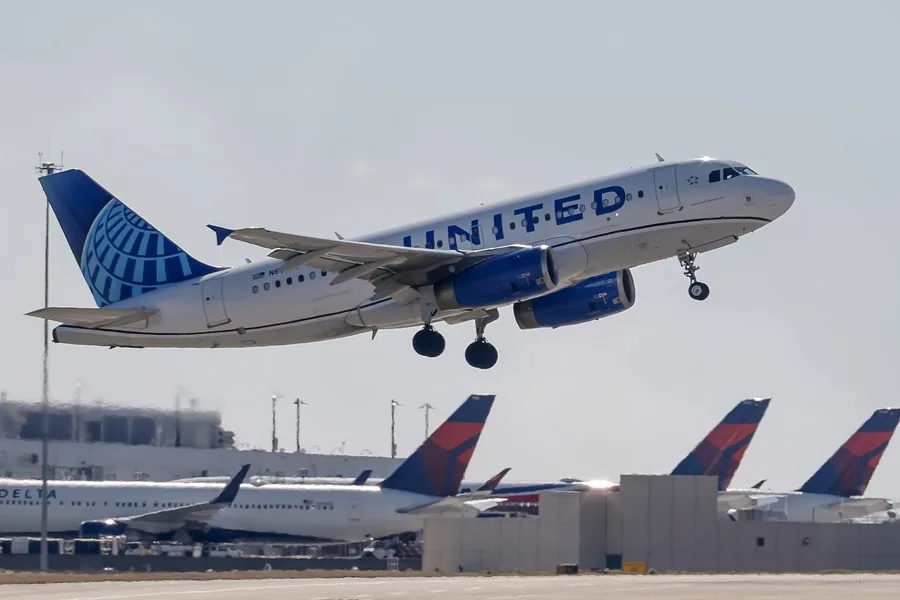 Un avión con destino a España regresa a Estados Unidos por un altavoz Bluetooth llamado ‘bomba’