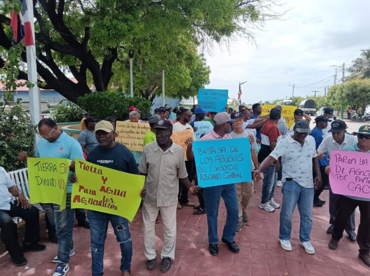 Alianza País denuncia represión contra agricultores zona cañera en Barahona