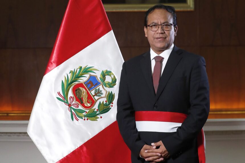 Sánchez solicita anular los votos en el exterior, lo que le haría ganar a Fujimori en Perú