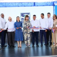 Gobierno entrega obras de salud en Valverde
