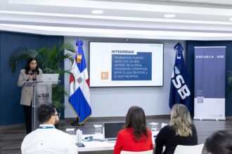 Escuela SB ha capacitado a 10,000 personas en dos años