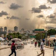Onda tropical y vaguada provocarán aguaceros, tronadas y ráfagas de viento en gran parte del país