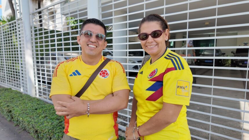 Camiseta de la Selección Colombia marca jornada de votación en la Embajada de Colombia en RD