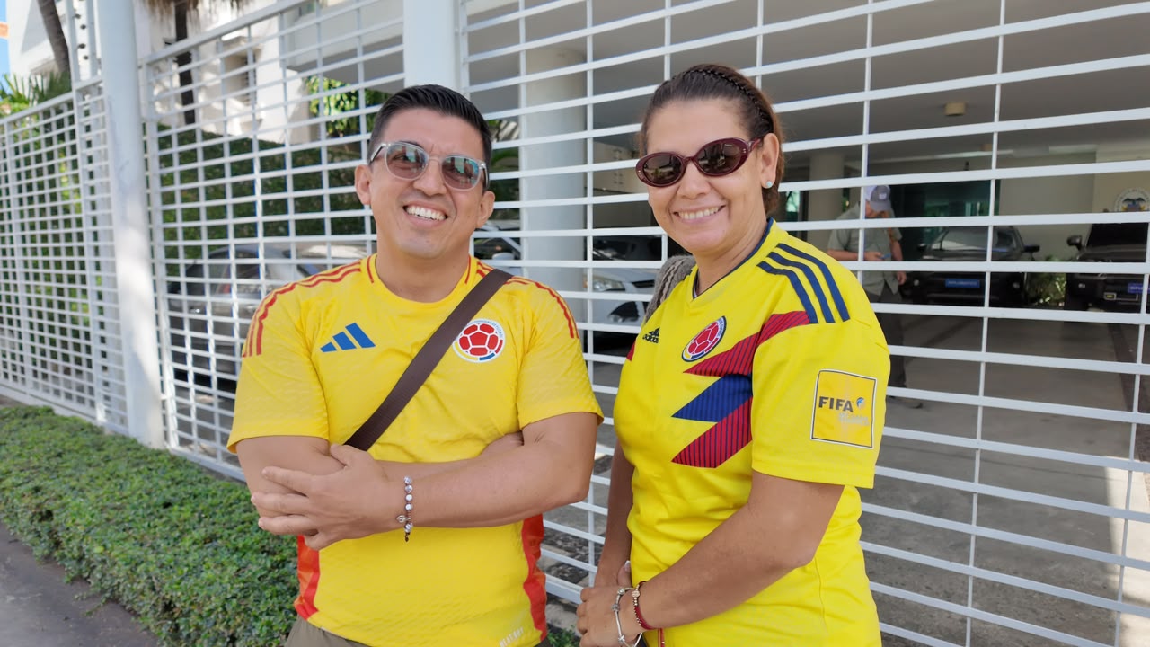 Camiseta de la Selección Colombia marca jornada de votación en la Embajada de Colombia en RD