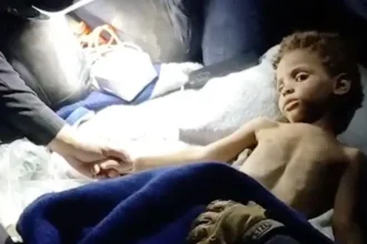El milagroso rescate de un niño de 3 años seis días después de los terremotos en Venezuela
