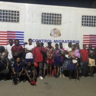 Detienen empleados de Migración por tráfico de haitianos indocumentados