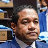 Diputado de Pedernales renuncia a la Fuerza del Pueblo durante sesión de la Cámara de Diputados