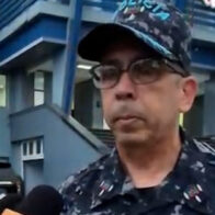 Interrogan a joven hallada con vida en apartamento donde murieron madre e hijo en Piantini