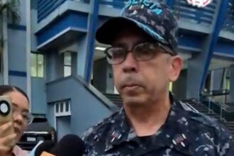 Interrogan a joven hallada con vida en apartamento donde murieron madre e hijo en Piantini