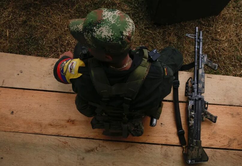 Al menos 11 de 48 muertos hallados en una zona de combates en Colombia eran menores