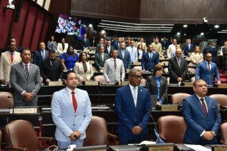 Diputados rinden homenaje póstumo al fotorreportero Franklin Guerrero con minuto de silencio