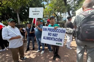 ANPA denuncia que Policía lanzó bombas lacrimógenas al comenzar su marcha pacífica