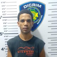 Policía captura a “Caquito”, acusado de agresión sexual, robo y amenazas contra una mujer