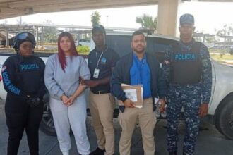Deportan desde Estados Unidos a mujer vinculada a caso de homicidio en Villa Altagracia