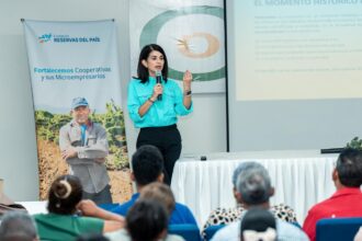 Fundación Reservas del País capacita a más de 100 microempresarios de Pedernales