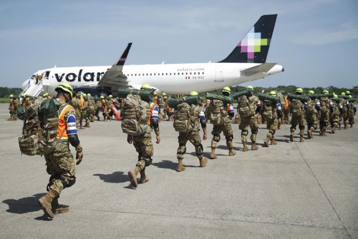 El Salvador envía personal médico y perros de rescate a Venezuela tras potentes terremotos