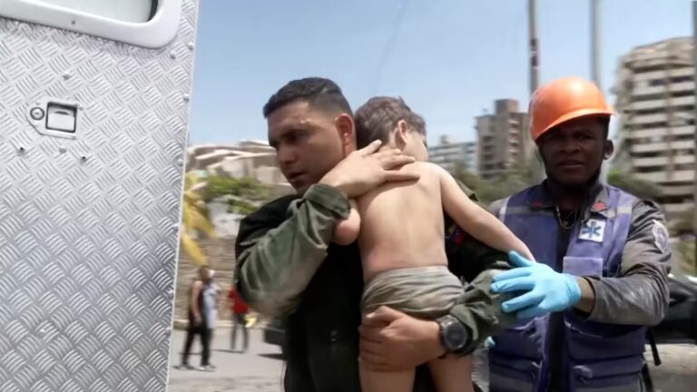 Rescatan en Venezuela a un niño de 3 años en horas decisivas de búsqueda tras terremotos